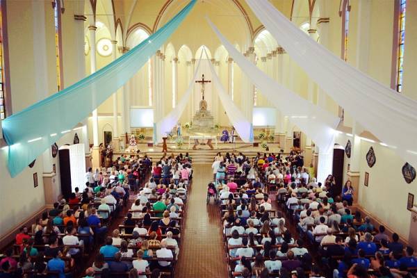 Católicos celebram festa da padroeira de Três de Maio