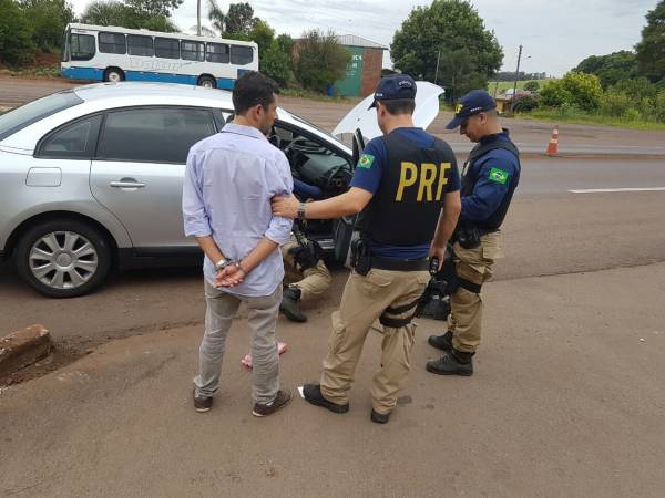 PRF apreende 23 kg de maconha em Sarandi