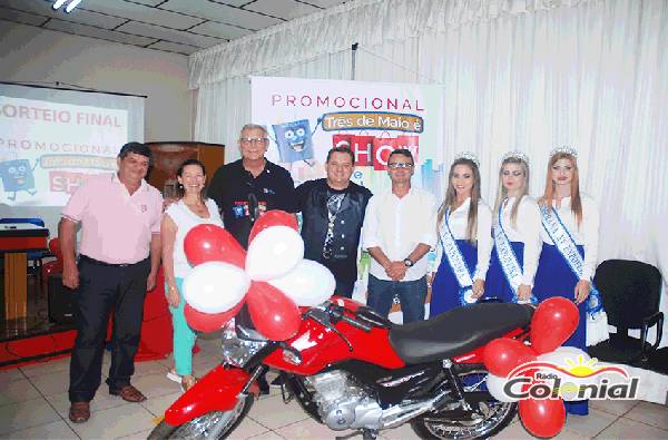 Escola Helen Keller (APAE) leva a moto do Promocional Três de Maio é Show; VEJA VÍDEO