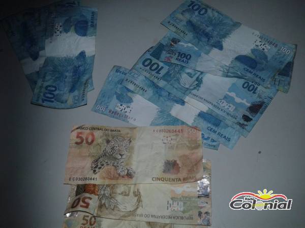 Suspeitos de passarem notas de dinheiro falso em evento são detidos pela BM em Três e Maio