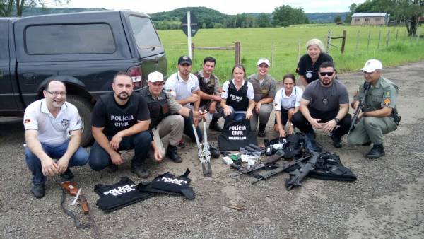 Policia Civil recupera armas furtadas da Delegacia de Porto Xavier