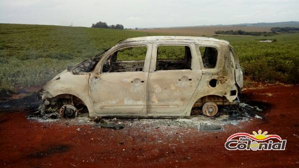 Brigada Militar localiza veículo roubado incendiado em Catuípe 