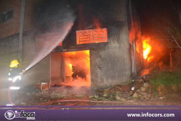 Bombeiros de Nonoai e FW combatem incêndio de grandes proporções, em Planalto