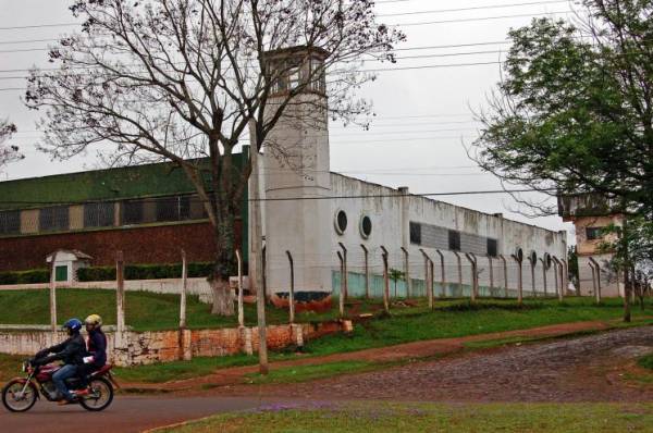 Preso tenta matar namorada dentro de cadeia de Santo Ângelo, no RS