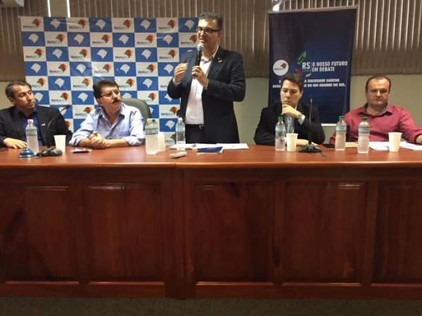 Prefeitos da região noroeste criticam falta de acesso asfáltico