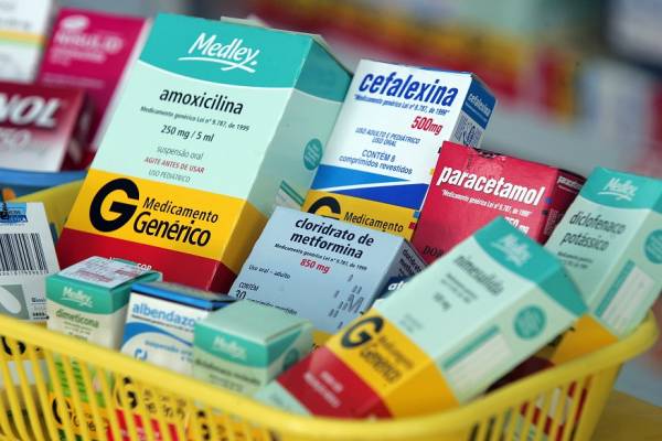 Medicamentos devem ficar quase 5% mais caros em abril