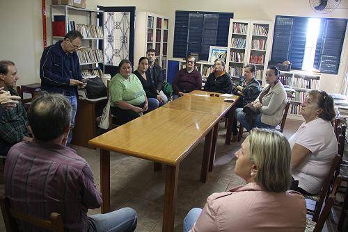 Secretaria de Saúde e Rotary realizam reunião no bairro Guaíra