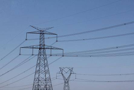 Contas de luz terão cobrança extra de R$ 3 a cada 100 kWh em abril