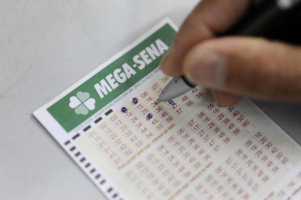 Mega-Sena acumula e poderá pagar R$ 65 milhões