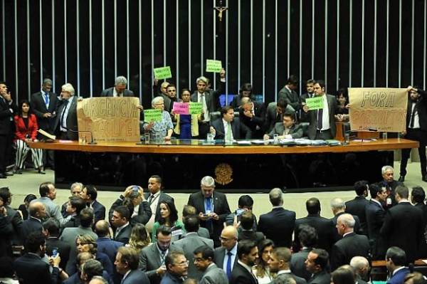 Câmara rejeita pedido de urgência para projeto da reforma trabalhista