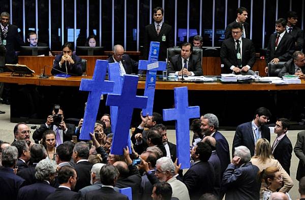 Veja o que muda com a reforma trabalhista aprovada na Câmara