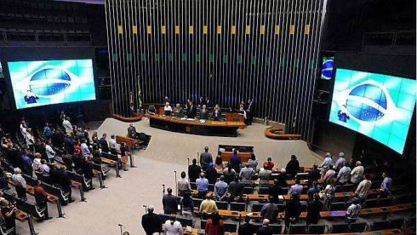 Comissão Especial deve votar hoje destaques à reforma da Previdência