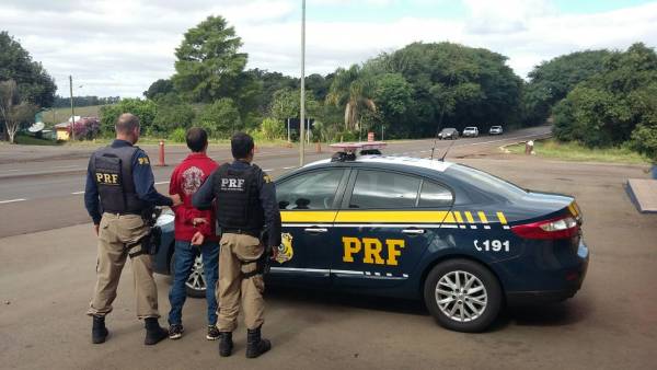 PRF prende foragido que usava documentos de outro foragido