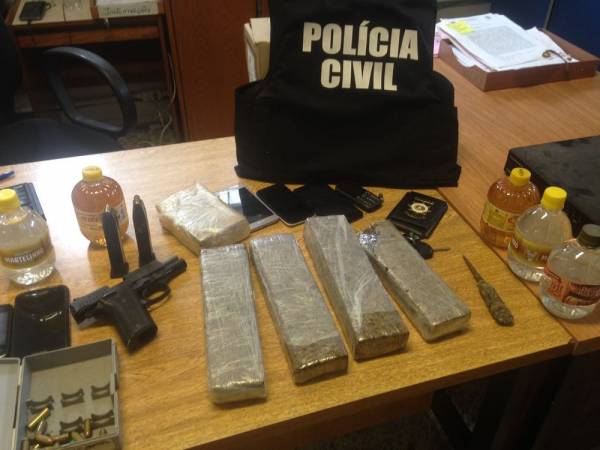 Agente penitenciário é flagrado com drogas, celulares e bebidas em alojamento de presídio em Osório