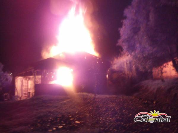 Casa incendeia e idoso morre carbonizado em Alegria; VEJA VÍDEO