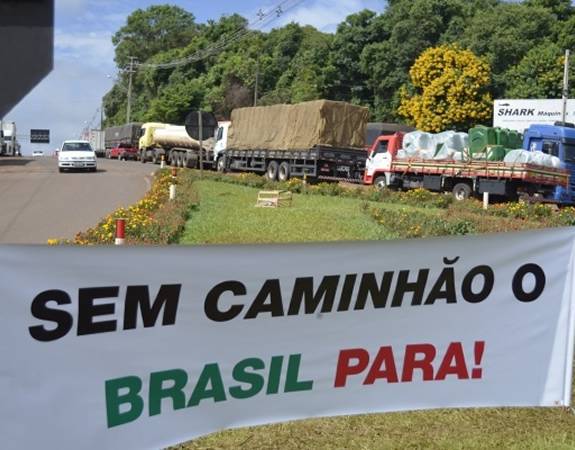 Caminhoneiros organizam paralisação no dia 1º de agosto