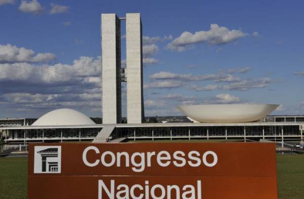 Poder Legislativo custa R$ 1,16 milhão por hora, calcula ONG