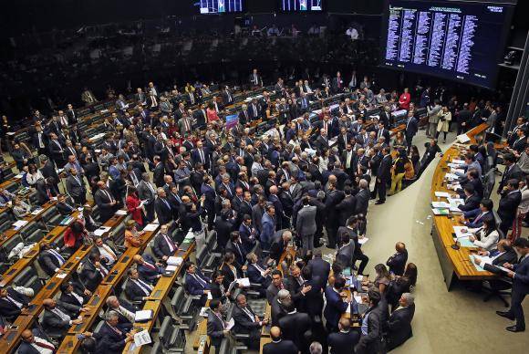 Câmara rejeita denúncia contra Michel Temer