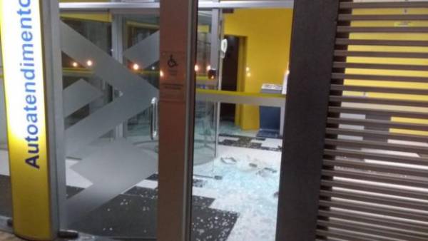 Bandidos arrombam duas agências bancárias em município de 2 mil habitantes do norte do RS 