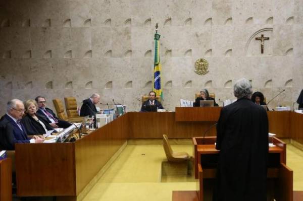 Maioria do STF vota pelo envio de denúncia contra Temer à Câmara