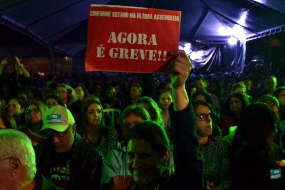 Servidores de Porto Alegre decretam greve a partir de quinta-feira