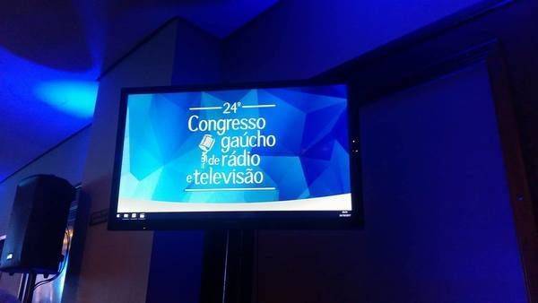 Ministro das Comunicações afirma que o rádio ainda é insubstituível