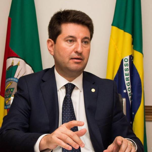 Jerônimo quer o fim das emendas parlamentares