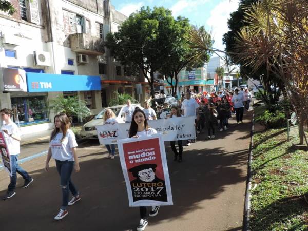 Caminhada marca os 500 anos da Reforma Luterana em Santa Rosa