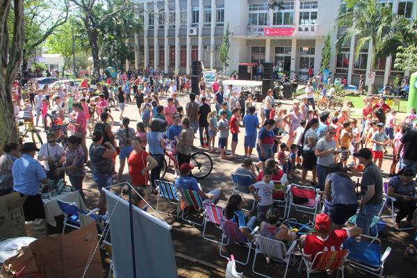 Família na Praça movimentou feriado em Três de Maio