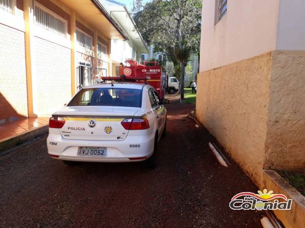 Bombeiros recebem chamado em um princípio de incêndio no Salão da Comunidade São Paulo