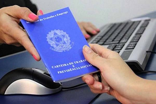 Encaminhamento de carteira de trabalho está suspenso até segunda-feira