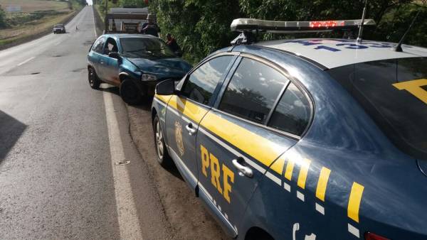 PRF recupera veículo furtado na BR 285 em Panambi