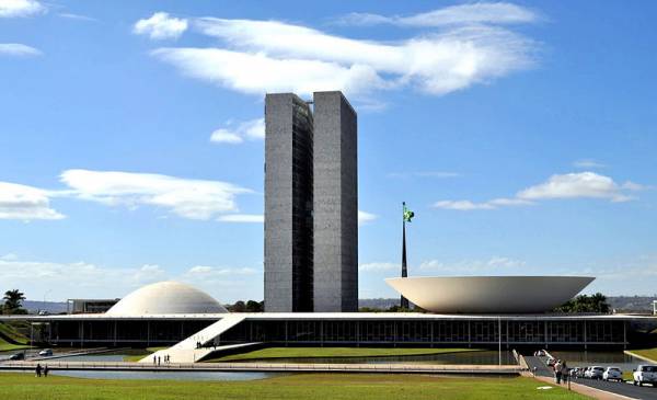 Prefeitos vão a Brasília em busca de socorro emergencial de R$ 4 milhões