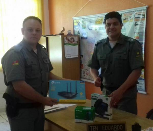 Projeto Pelotão Mirim faz doação de matérias para Brigada Militar