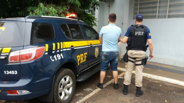 Jovem bêbado é preso pela PRF na BR 285 em Ijuí