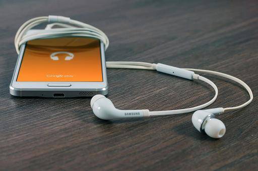 ABERT nega que celulares com rádio FM custarão mais caro