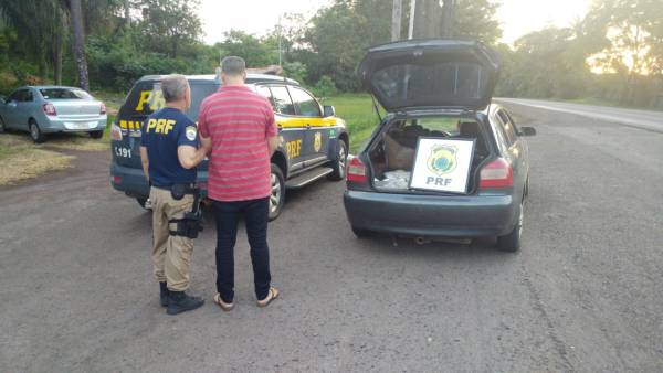 PRF prende homem com cerca de 150Kg de maconha na BR 158 em Cruz Alta