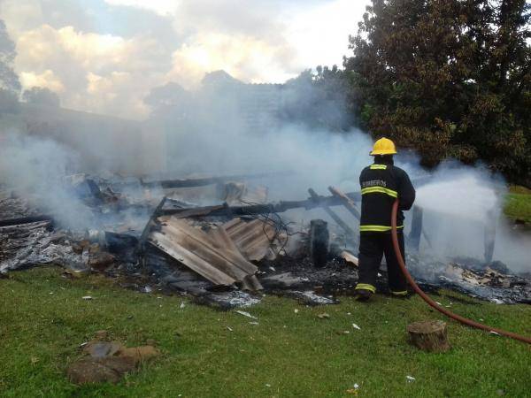 Incêndio destrói residência no interior de Tenente Portela