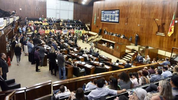 Assembleia aprova adesão do RS ao regime de recuperação fiscal do governo federal