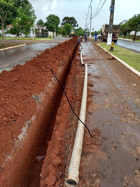 Corsan substitui rede de água em Independência