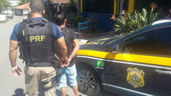 PRF prende indivíduo natural de Tucunduva com 42 papelotes de crack