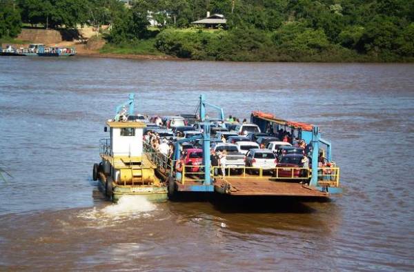 Fim do horário de verão altera travessias de balsas em Porto Mauá