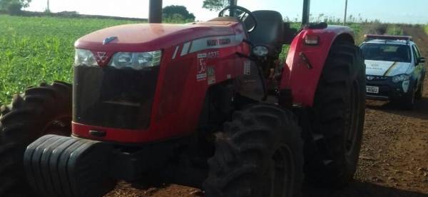 Brigada Militar recupera carro e trator roubado durante assalto em Tuparendi 