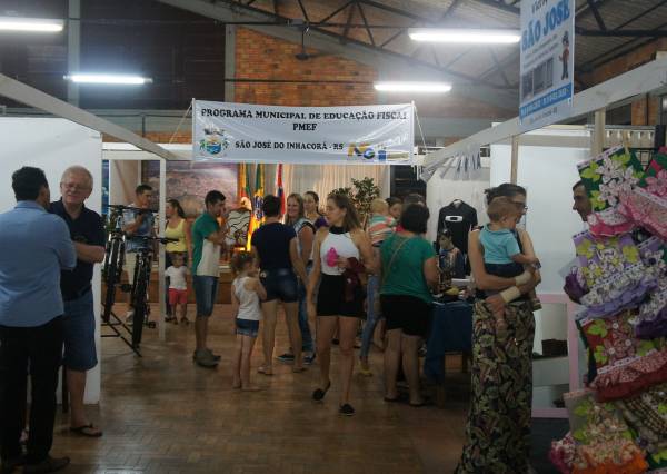 Feira Regional de São José do Inhacorá e festividades de 26 anos do município reúne grande público