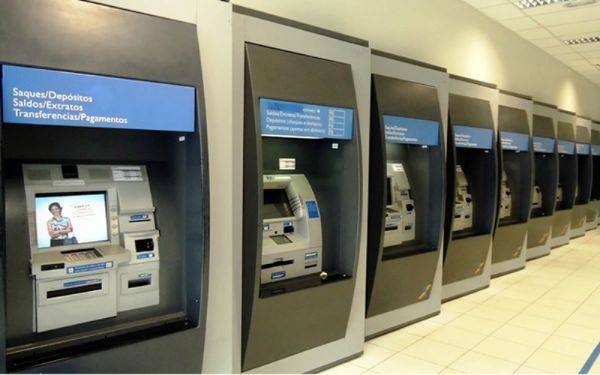 Serviços públicos, bancos e comércio fecham na sexta-feira