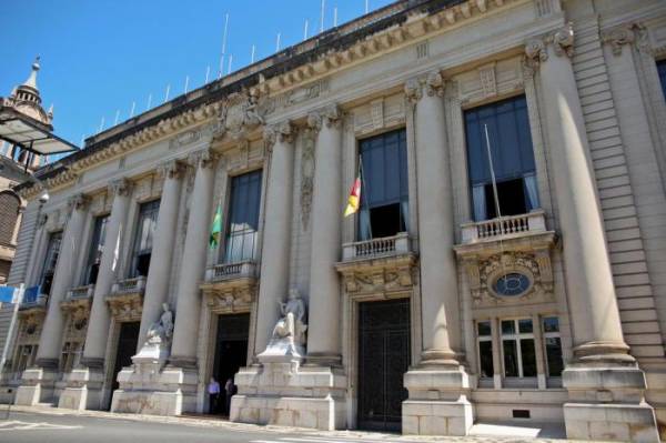 Governo do RS vai quitar nova faixa salarial nesta segunda-feira
