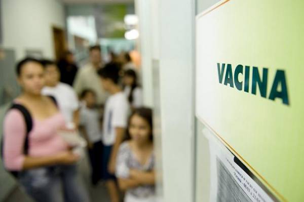 Ministério da Saúde convoca a população para se vacinar contra a gripe a partir desta segunda