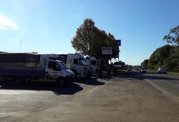 Comércio fecha amanhã à tarde em apoio aos caminhoneiros