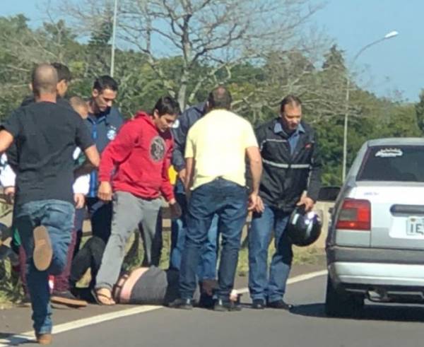 Manifestante é baleado por motorista de caminhonete em concentração na BR-386, em Estrela