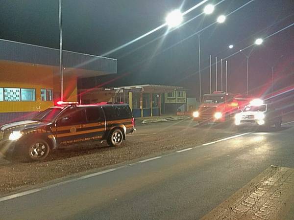 PRF e BM escoltam carga de combustível de Cruz Alta a São Borja